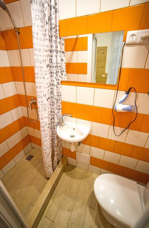 Mini Economy Apartments - Chornovola Avenue - 2 Minutes To The Opera House Lwów Zewnętrze zdjęcie